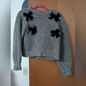 Lush Gray Sweater with Black Bow Details